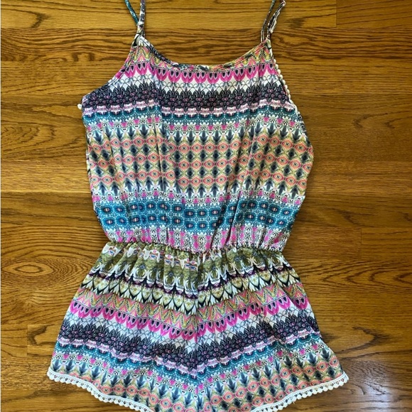 Patterned Romper - Picture 3 of 4